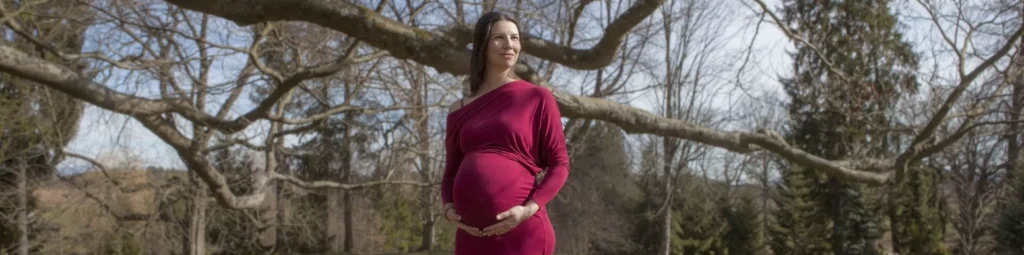 Pavlína Marešová v těhotenství v přírodě